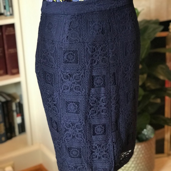 Gorgeous! NWT The Limited Navy pencil skirt - Picture 9 of 15